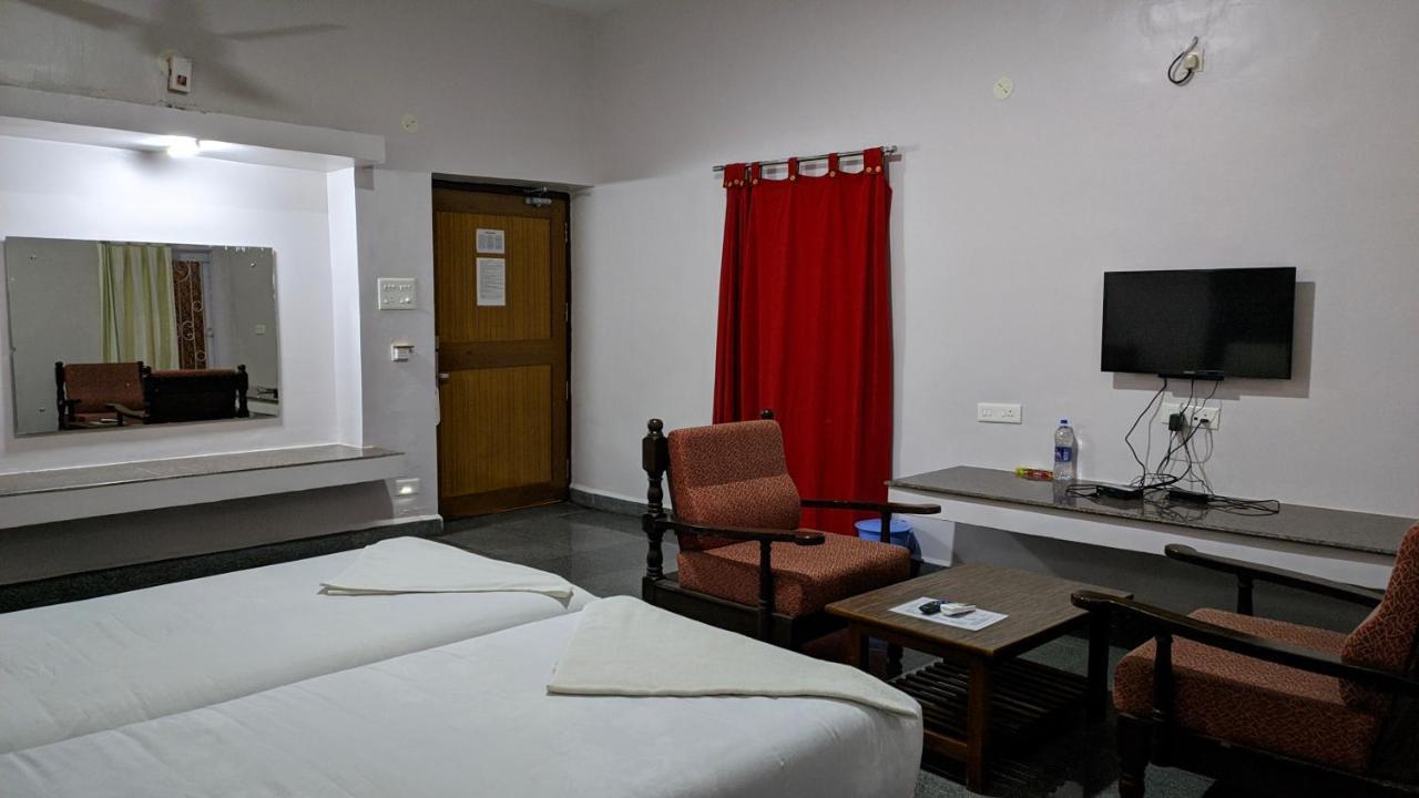 Kanthi Resorts Badami Bāgalkot 외부 사진