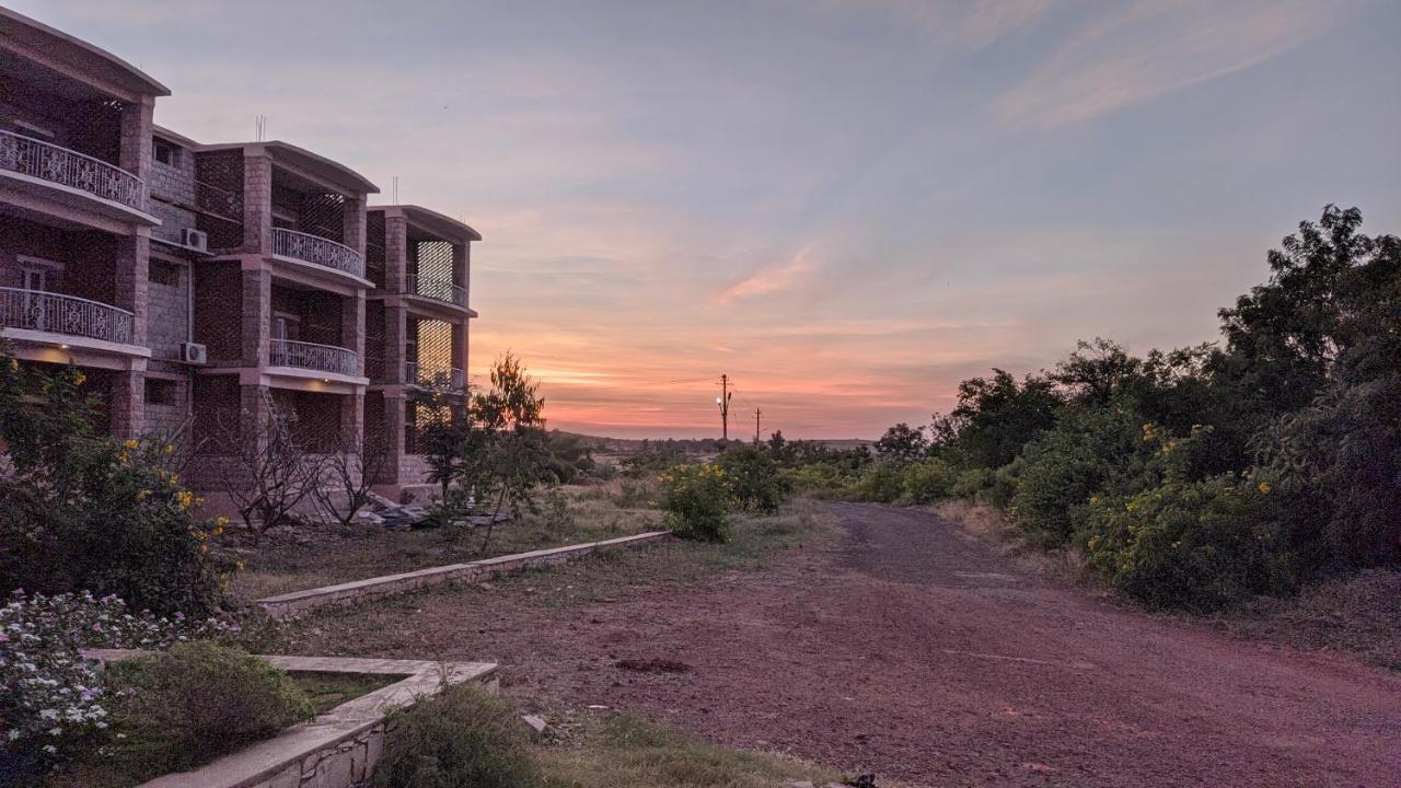 Kanthi Resorts Badami Bāgalkot 외부 사진