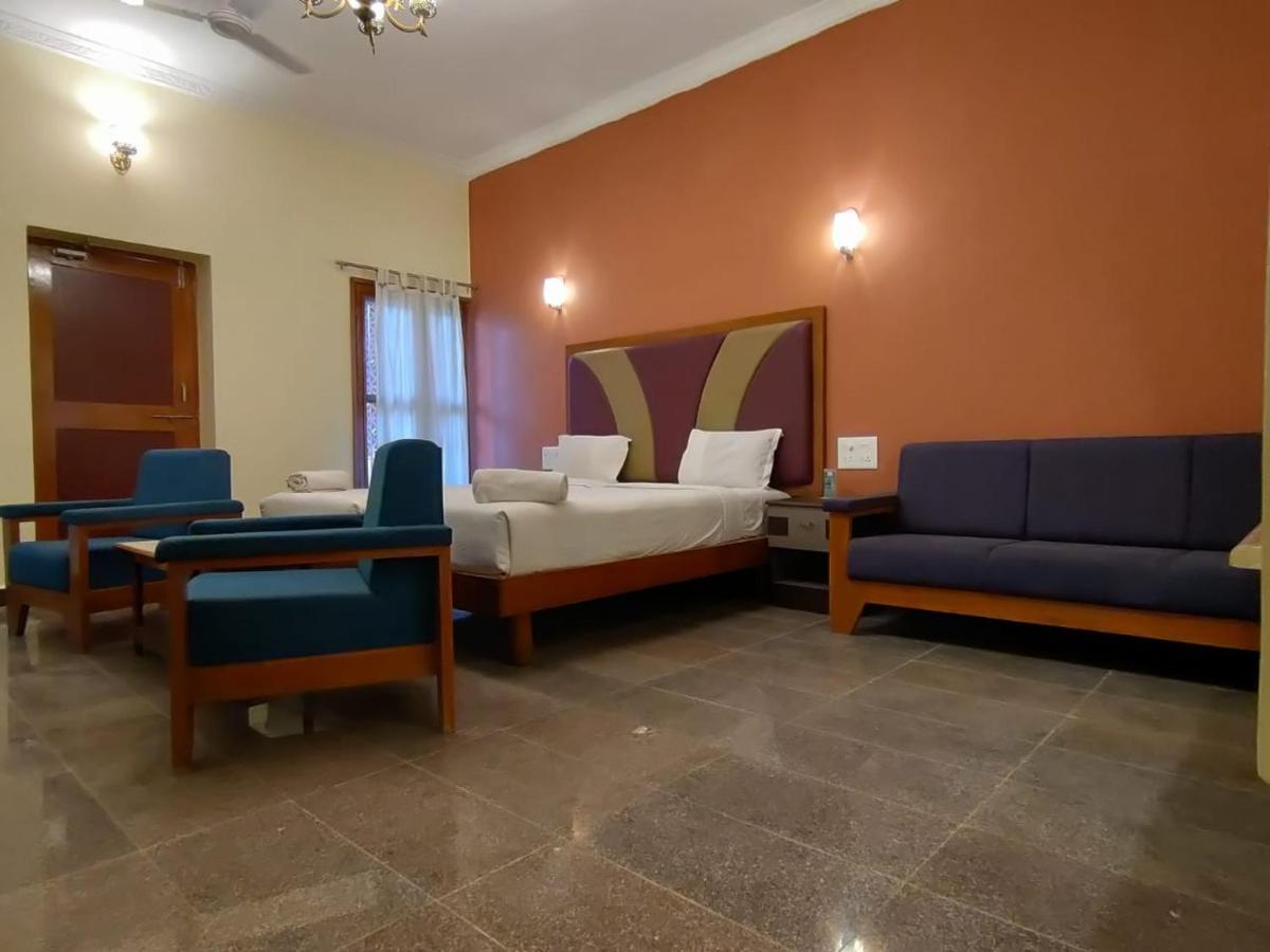 Kanthi Resorts Badami Bāgalkot 외부 사진